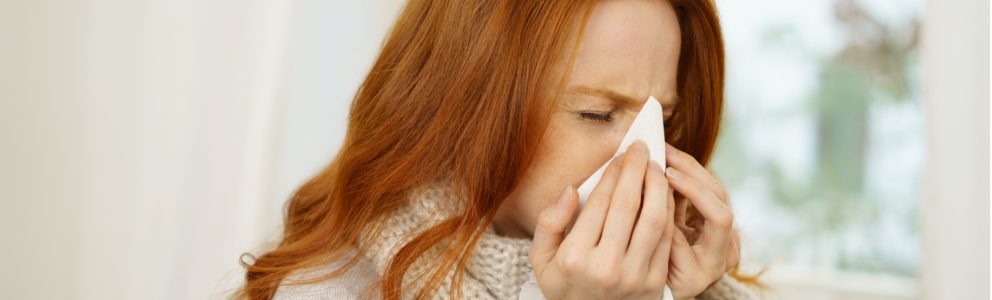 Borkenbildung ist oft die Folge einer trockenen Nase. Was Sie gegen die schmerzhaften Verkrustungen der Nasenschleimhaut tun können, lesen Sie hier!